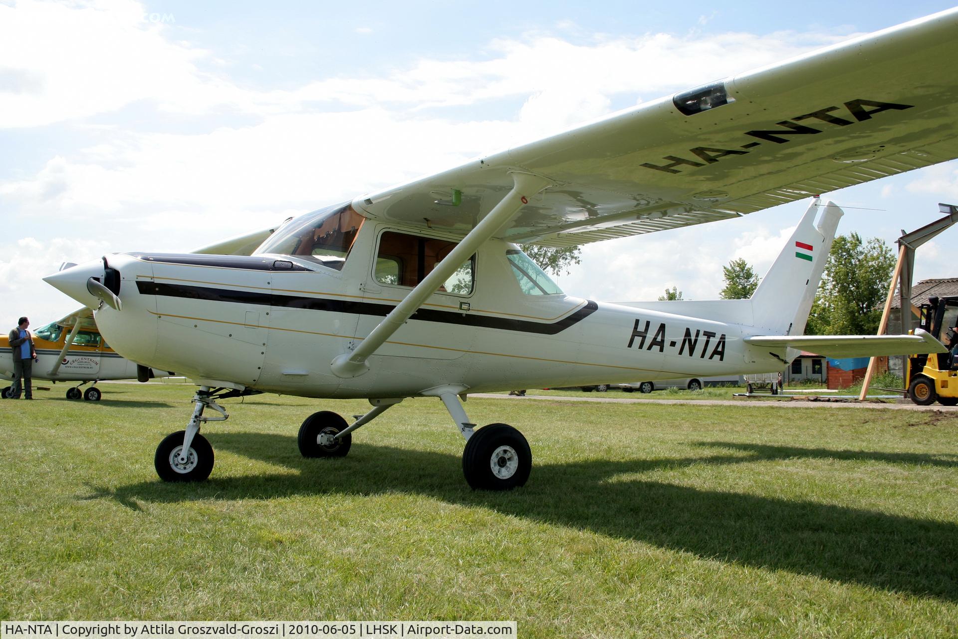 HA-NTA, 1985 Cessna 152 C/N 15286022, Siófok-Kiliti Airport, Hungary.