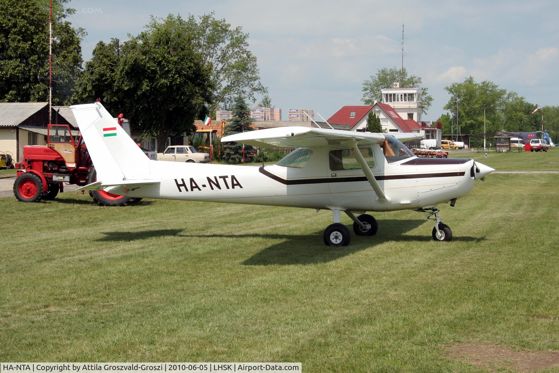 HA-NTA, 1985 Cessna 152 C/N 15286022, Siófok-Kiliti Airport, Hungary.