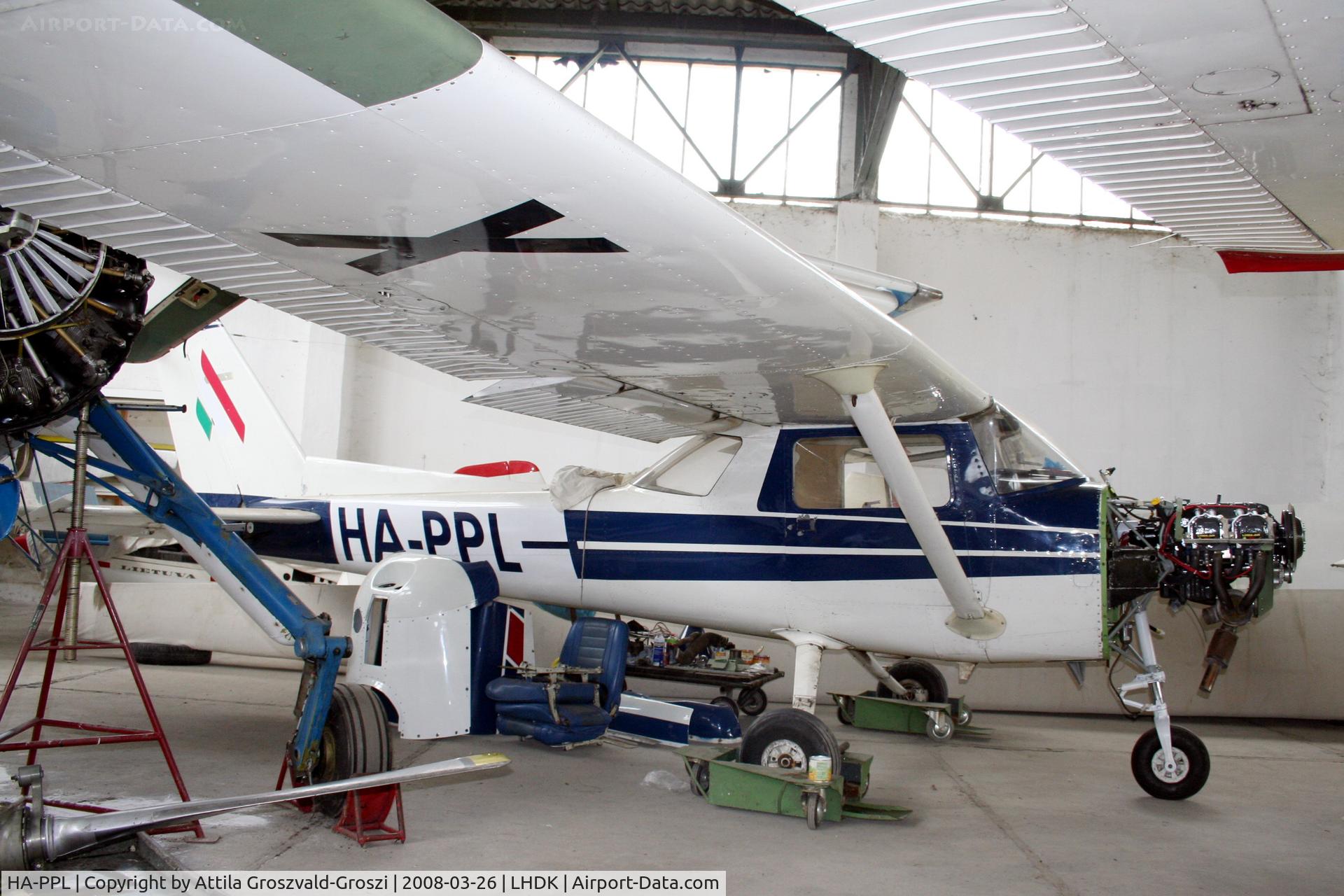 HA-PPL, 1977 Reims F152 C/N 1467, Dunakeszi Airport, Hungary. - Hangar