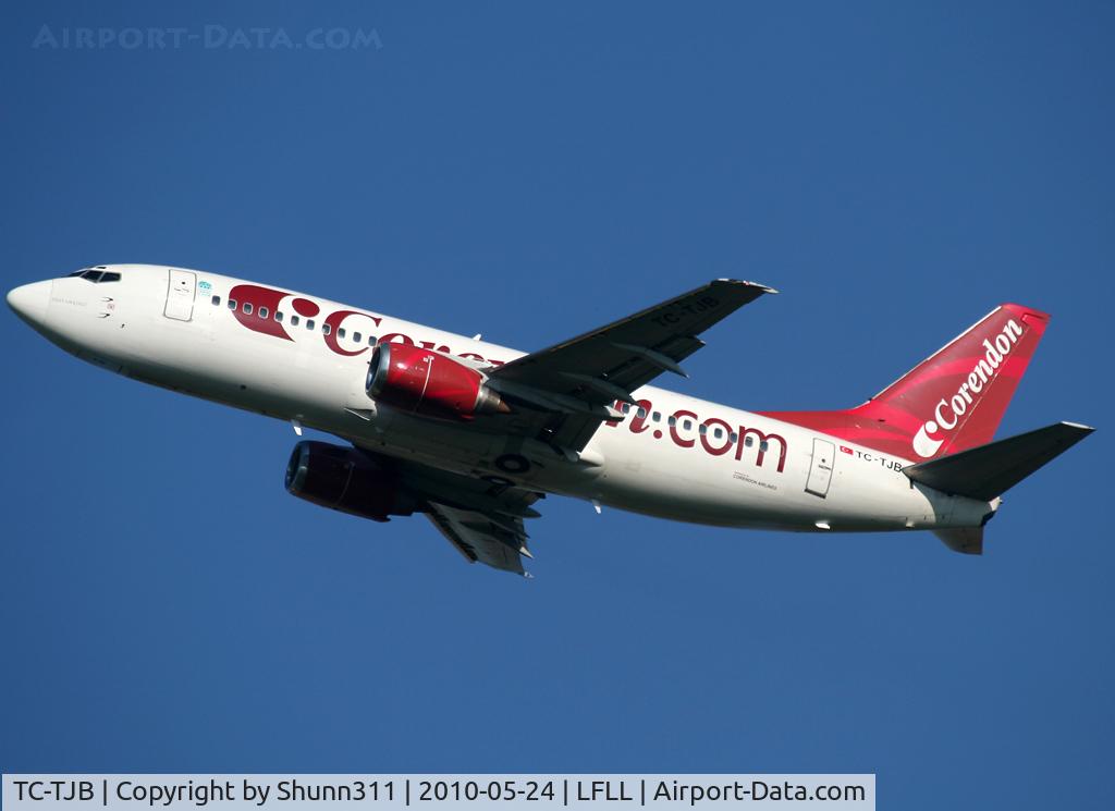 TC-TJB, 1997 Boeing 737-3Q8 C/N 27633/2878, Taking off rwy 18R