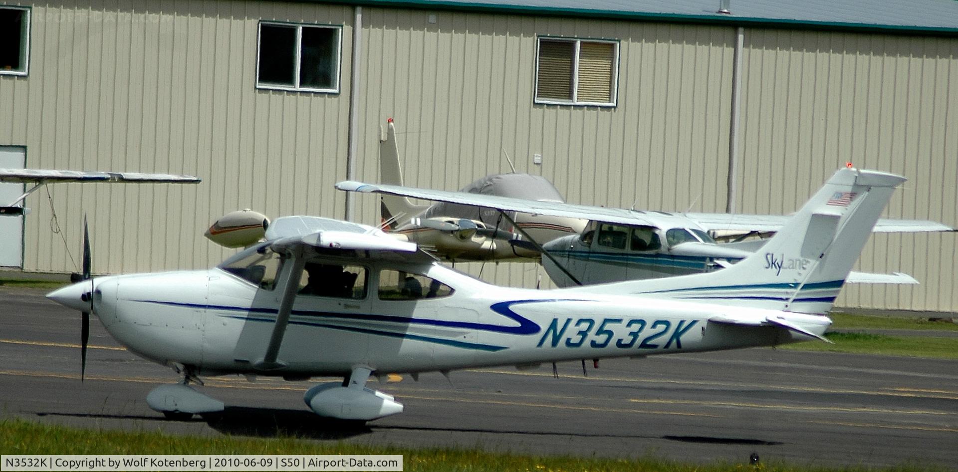 N3532K, 2001 Cessna 182T Skylane C/N 18280974, sounds like a missing cylinder
http://www.youtube.com/watch?v=QFRVnGlruRY