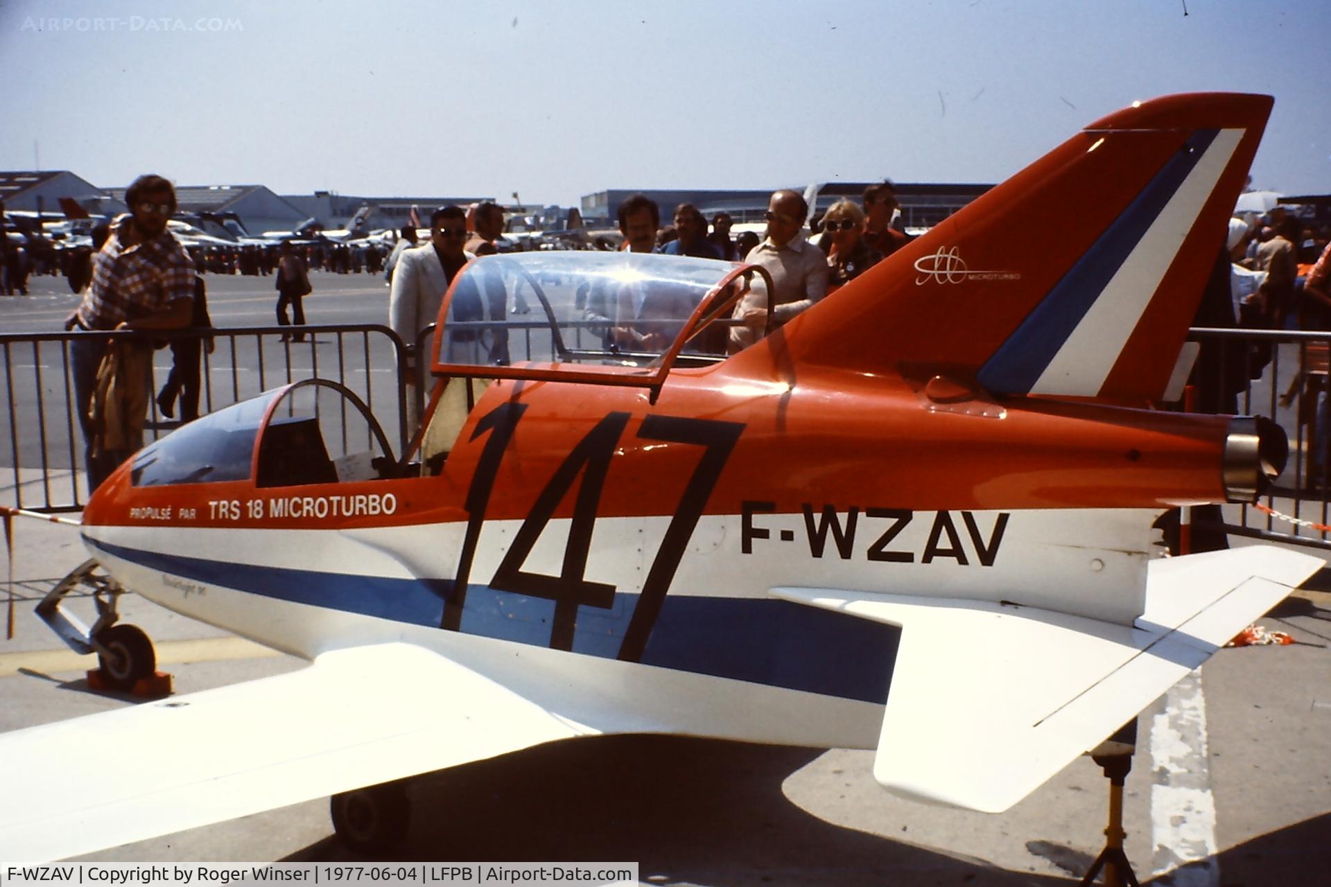 F-WZAV, Bede BD-5J C/N 5J-0005, Show #147 at the Paris Airshow. Le Bourget June 1977