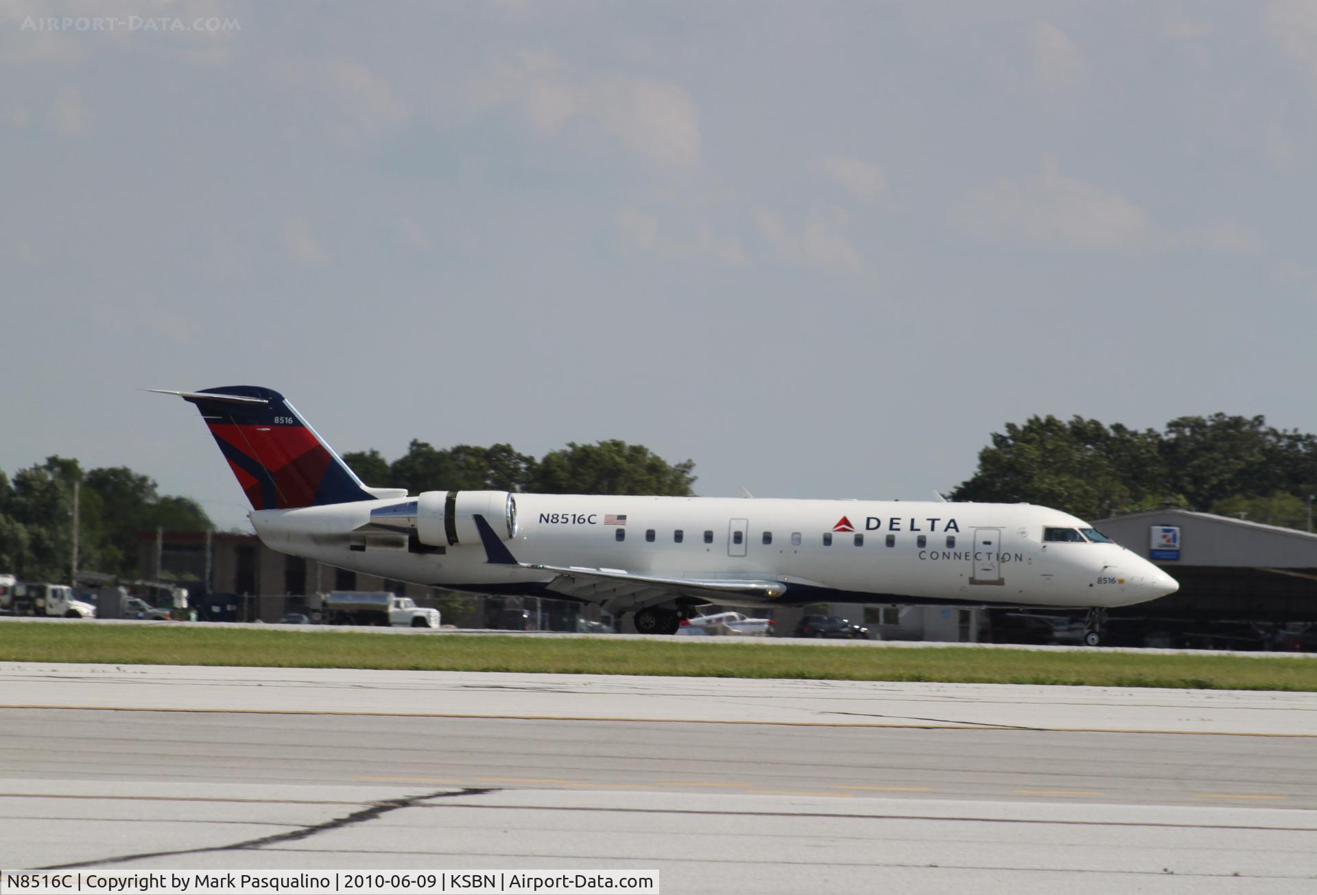 N8516C, 2001 Bombardier CRJ-200LR (CL-600-2B19) C/N 7516, CL-600-2B19