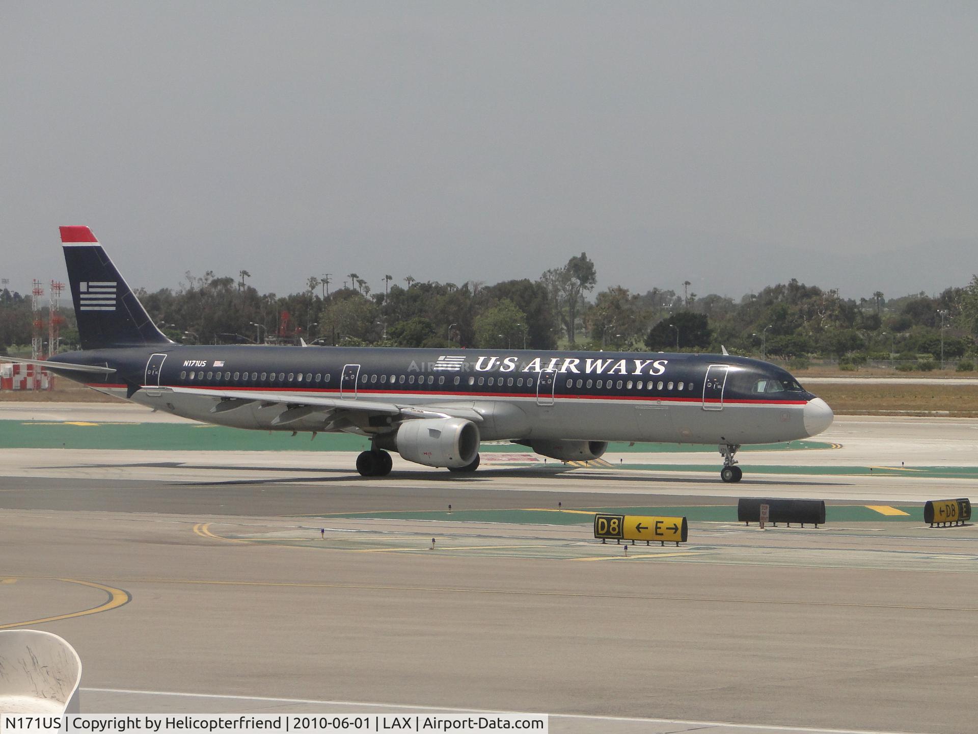 N171US, 2001 Airbus A321-211 C/N 1465, taxiing to runway 24L