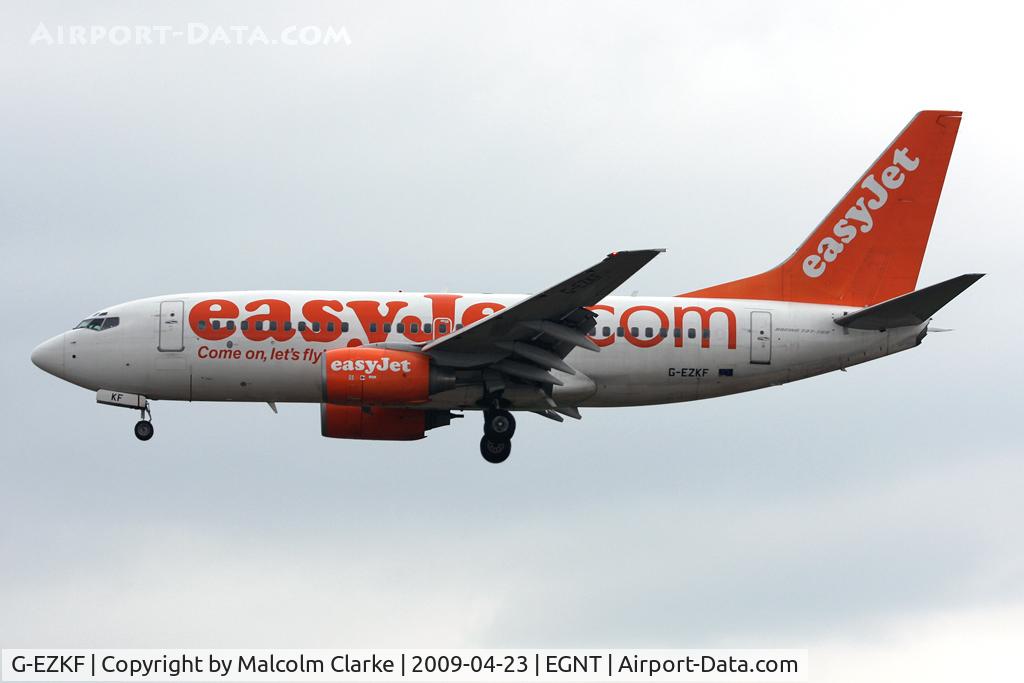 G-EZKF, 2004 Boeing 737-73V C/N 32427, Boeing 737-73V on finals to 25 at Newcastle Airport in 2009.