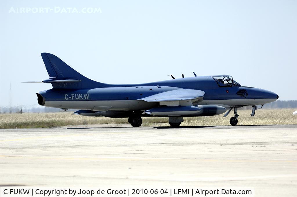 C-FUKW, 1954 Hawker Hunter T.68 C/N HABL-003215&41H-680368, Former Swiss AF J-4208