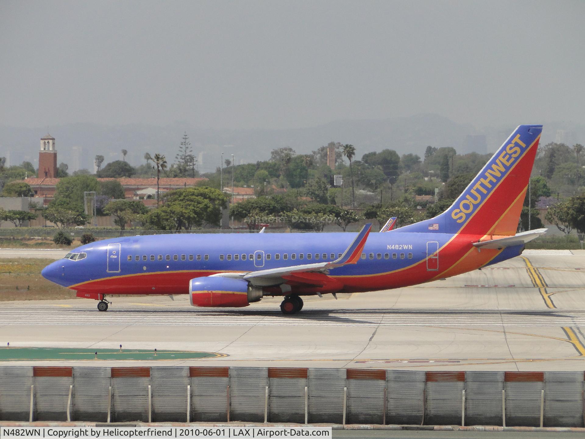 N482WN, 2004 Boeing 737-7H4 C/N 29852, Awaiting clearence for take off on runway 24L