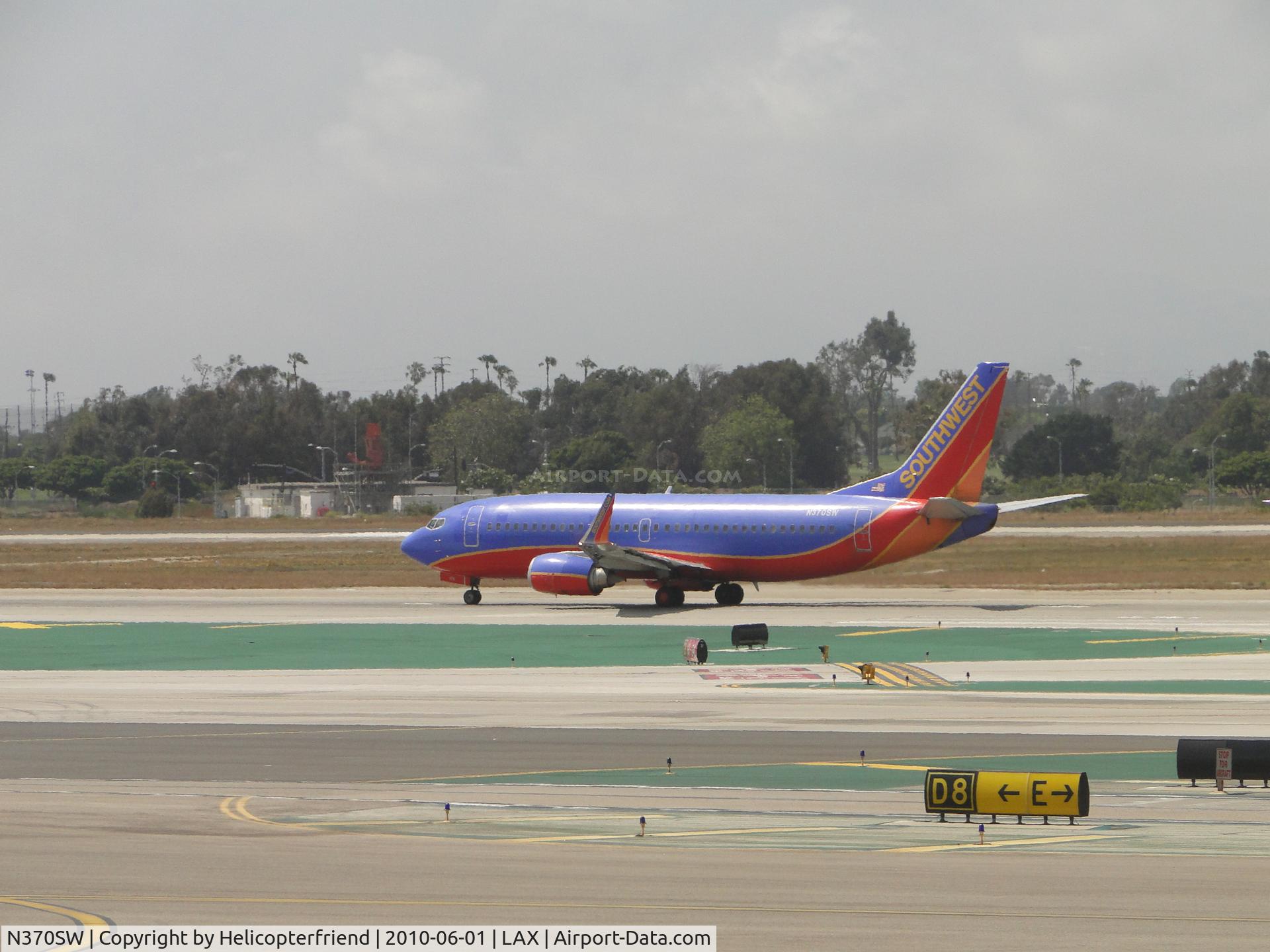 N370SW, 1993 Boeing 737-3H4 C/N 26597, Starting take off roll on runway 24L