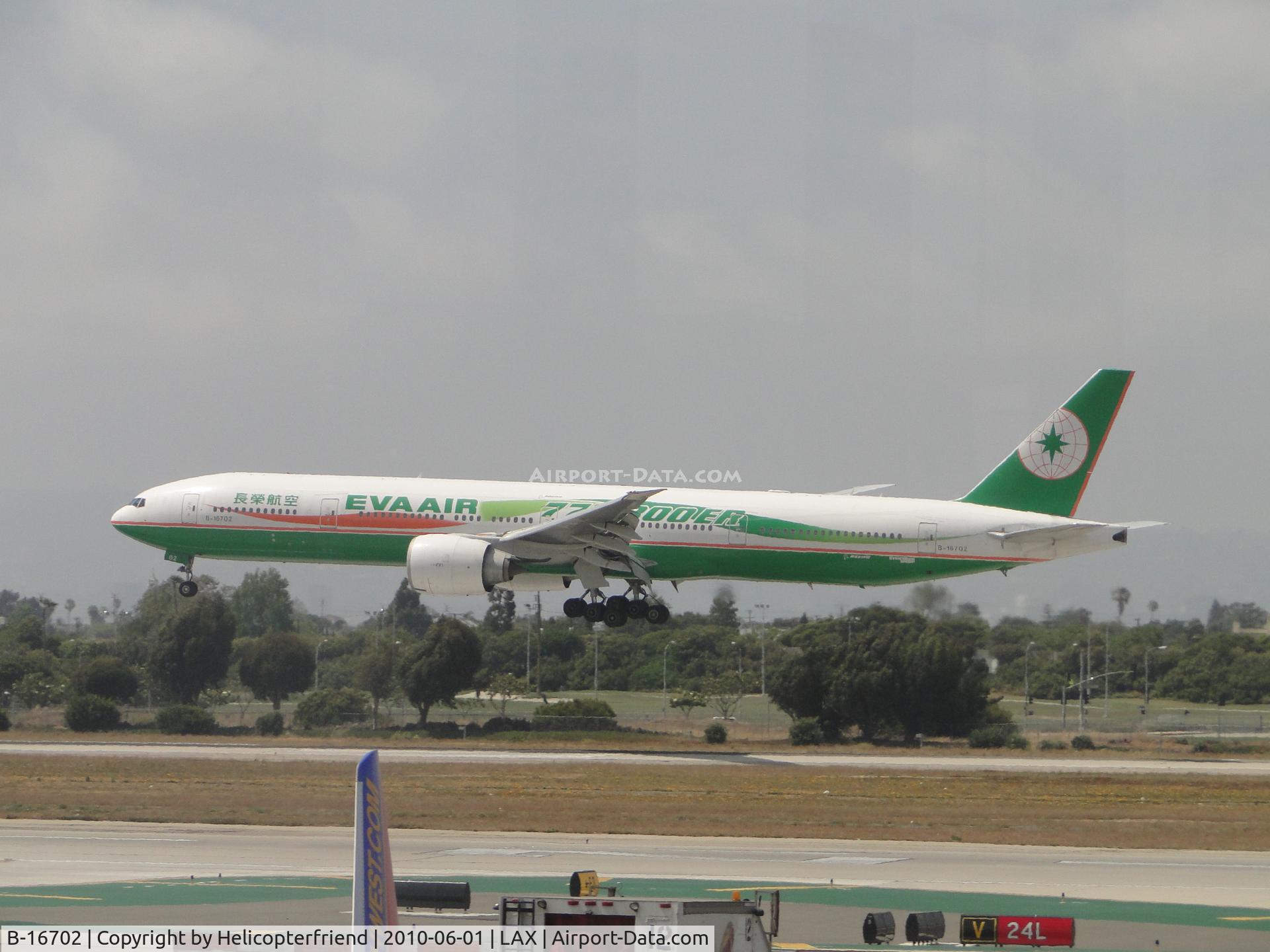 B-16702, 2005 Boeing 777-35E/ER C/N 32640, Landing runway 24R