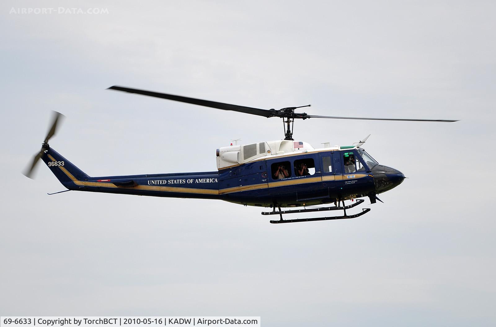 69-6633, Bell UH-1N Iroquois C/N 31039, 1st HS Twin Huey photographing the crowd line at Andrews AFB Open House '10.