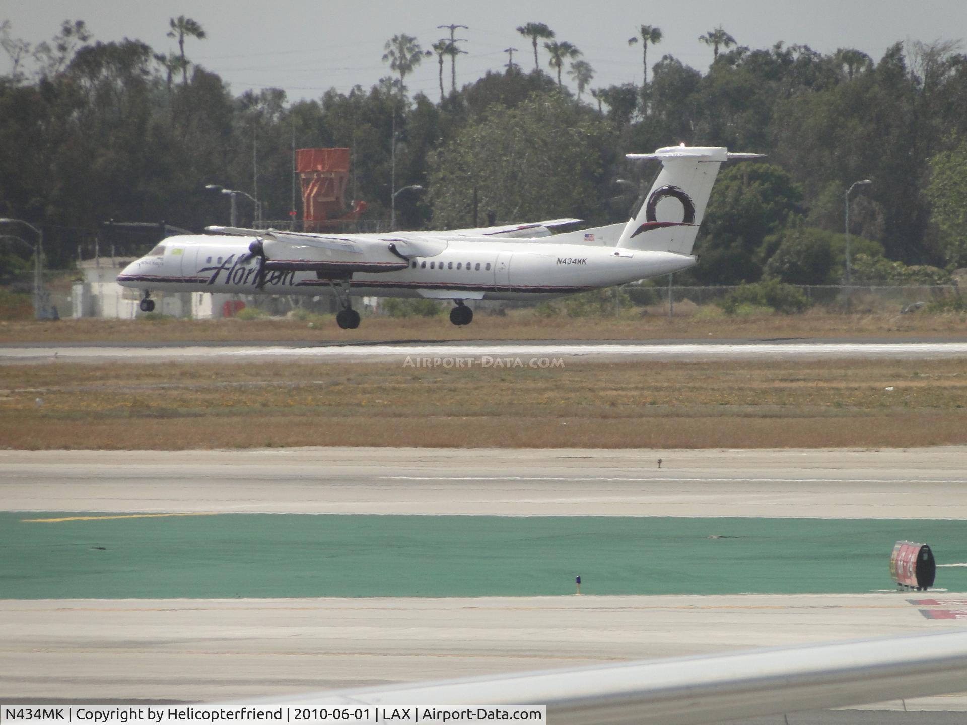 N434MK, 2008 Bombardier DHC-8-402 Dash 8 C/N 4227, Landing on runway 24R