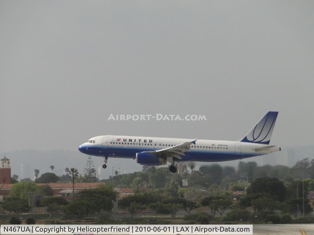 N467UA, 2000 Airbus A320-232 C/N 1359, Landing 24R