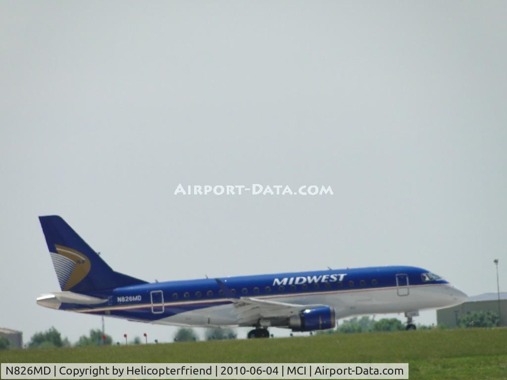 N826MD, 2005 Embraer 170SU (ERJ-170-100SU) C/N 17000046, Taxiing onto runway 19R for take off