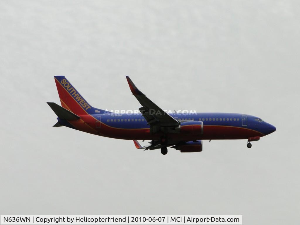 N636WN, 1996 Boeing 737-3H4 C/N 27709, On final 19R