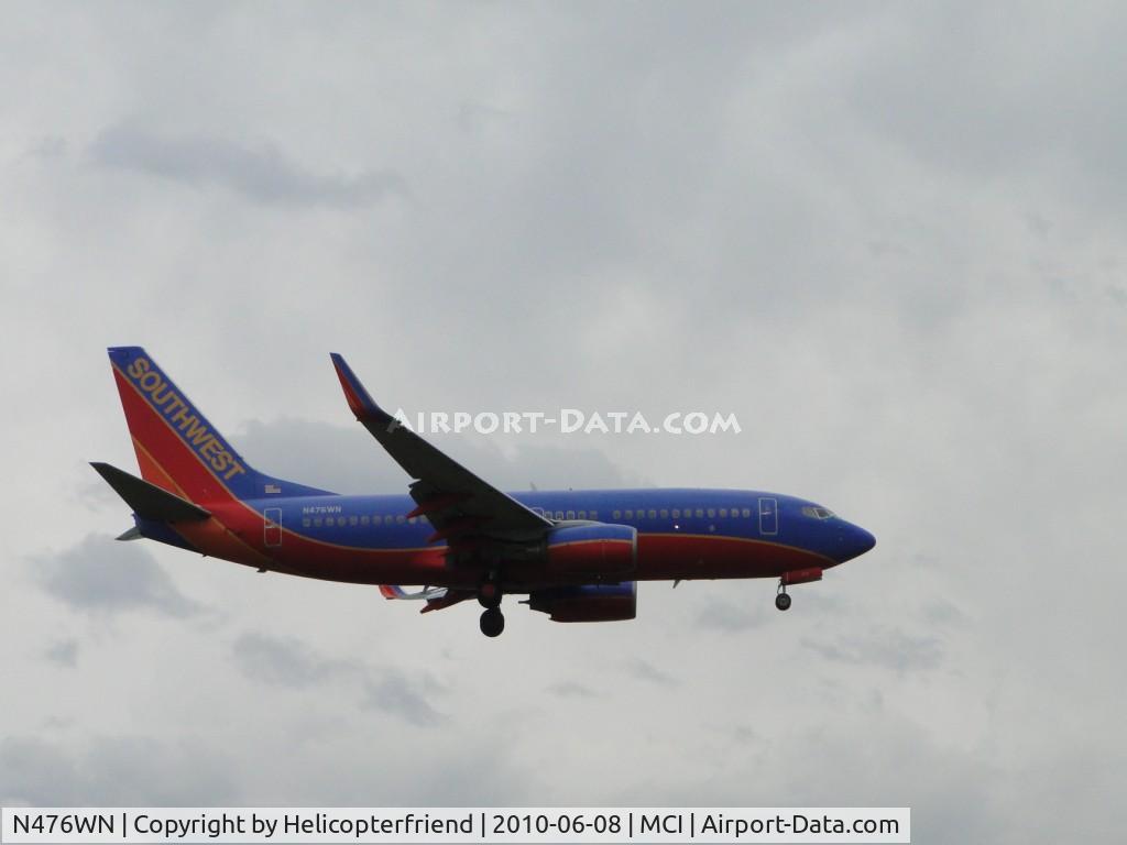 N476WN, 2004 Boeing 737-7H4 C/N 32475, On final to 19R