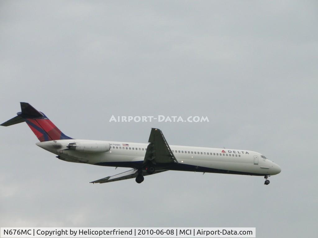 N676MC, 1975 Douglas DC-9-51 C/N 47652, On final to 19R