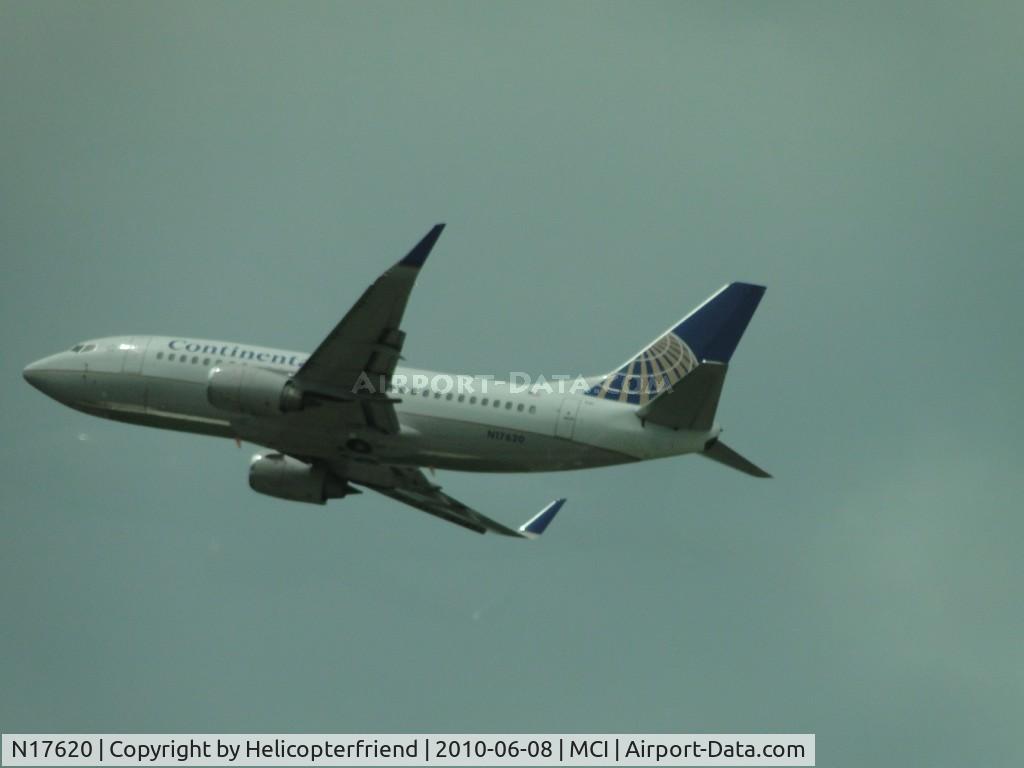 N17620, 1994 Boeing 737-524 C/N 27333, Cleared runway 19R