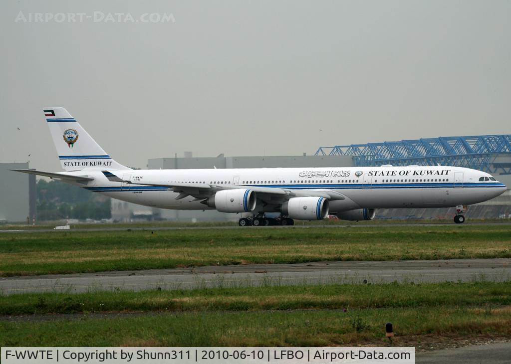 F-WWTE, 2001 Airbus A340-541 C/N 394, C/n 1091 - Now with complete livery...