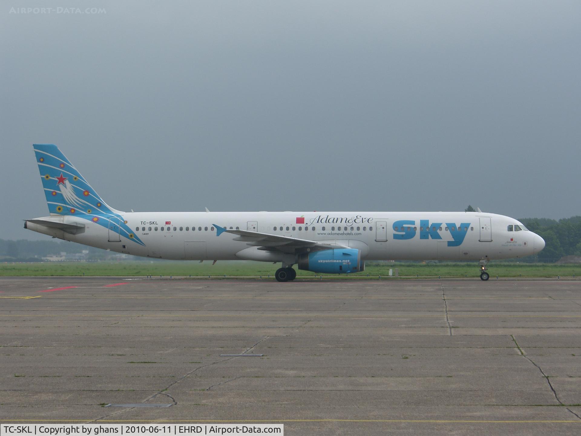 TC-SKL, 2002 Airbus A321-231 C/N 1670, Just landed from Antalya