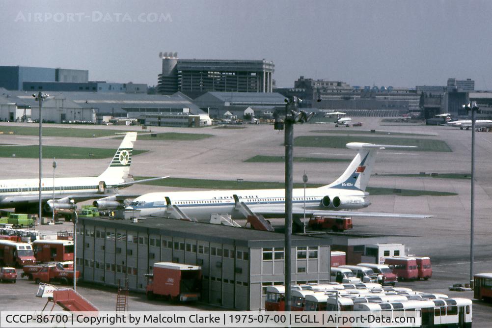 CCCP-86700, 1973 Ilyushin Il-62M C/N 31503, Ilyushin Il-62M at Heathrow Airport in 1975. Photo taken from the roof of the Queens Building.