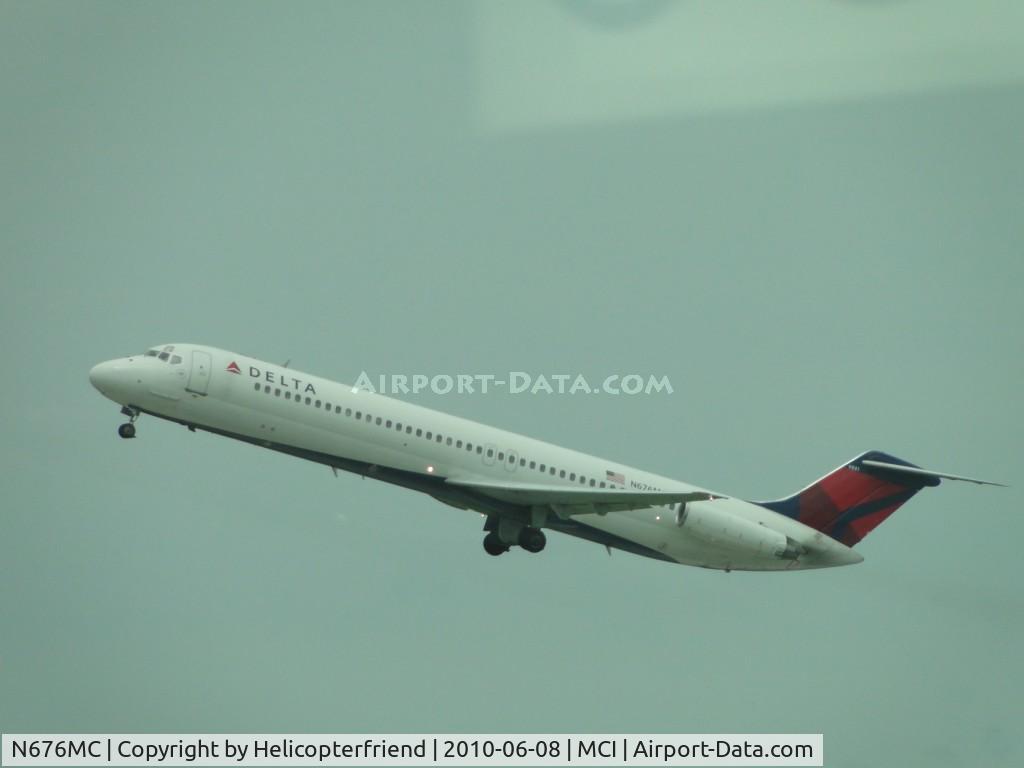N676MC, 1975 Douglas DC-9-51 C/N 47652, Taking off from 19R