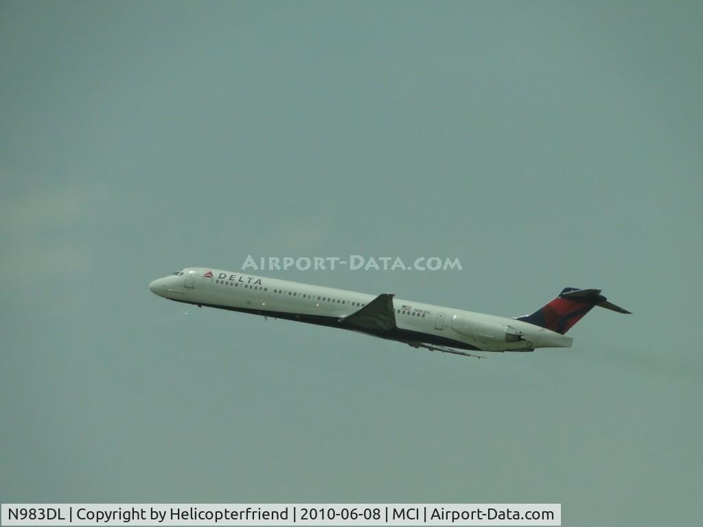N983DL, 1991 McDonnell Douglas MD-88 C/N 53274, Airbourne, wheels up from 19R