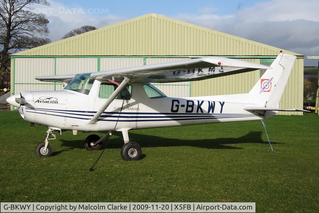 G-BKWY, 1983 Reims F152 C/N 1940, Reims F152 at Fishburn Airfield, UK in