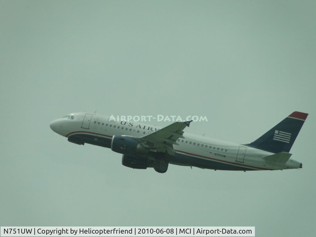 N751UW, 2000 Airbus A319-112 C/N 1317, Southbound from 19R