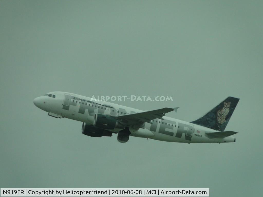 N919FR, 2003 Airbus A319-111 C/N 1980, The Cat is airbourne southbound from 19R