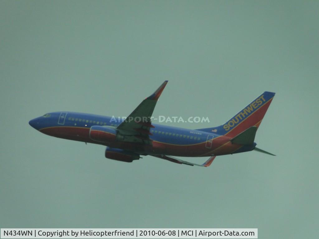 N434WN, 2003 Boeing 737-7H4 C/N 32454, Southbound from 19R
