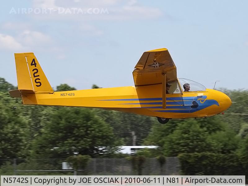 N5742S, 1968 Schweizer SGS 2-33 C/N 84, Leaving N81