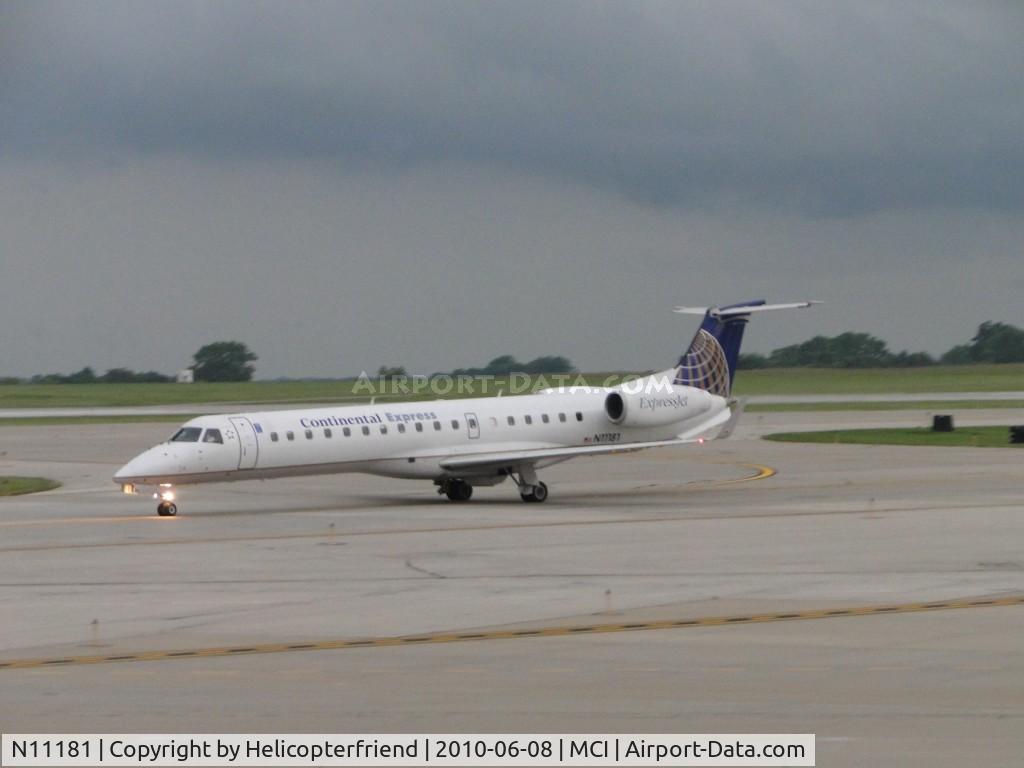 N11181, 2005 Embraer ERJ-145XR (EMB-145XR) C/N 14500904, Taxiing to terminal