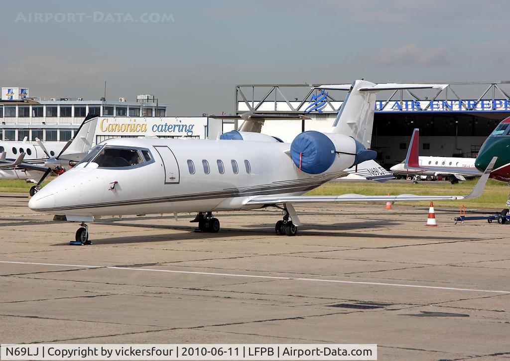 N69LJ, 1994 Learjet 60 C/N 60-027, Privately operated.