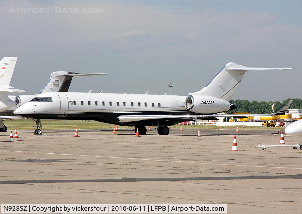 N928SZ, 1999 Bombardier BD-700-1A10 Global Express XRS C/N 9056, Privately operated.