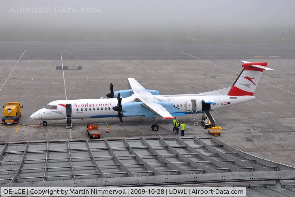 OE-LGE, 2001 De Havilland Canada DHC-8-402Q Dash 8 C/N 4042, Austrian Arrows