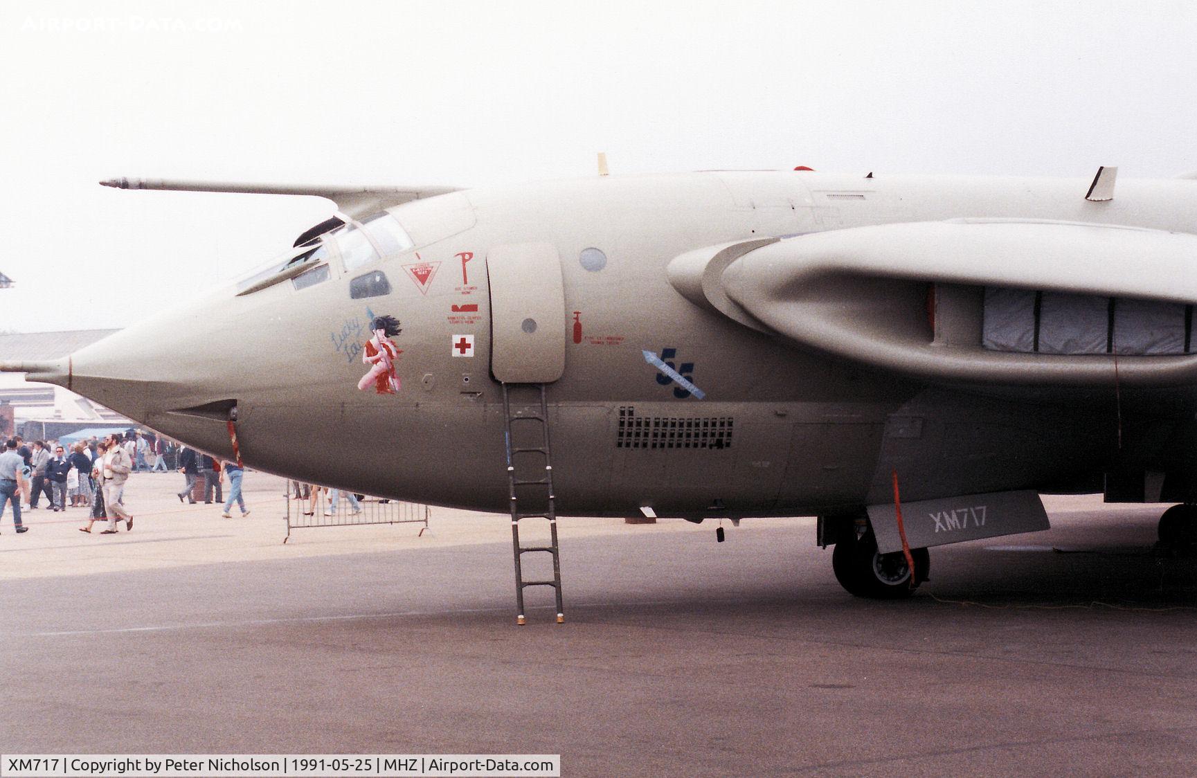 XM717, 1963 Handley Page Victor K.2 C/N HP80/85, Lucky Lou nose-art Desert Storm markings on this Victor K.2 of 55 Squadron at RAF Marham on display at the 1991 Mildenhall Air Fete.