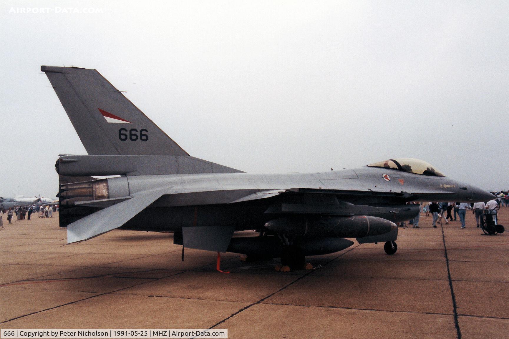 666, Fokker F-16A Fighting Falcon C/N 6K-38, F-16A Falcon of 334 Skv Royal Norwegian Air Force on displayat the 1991 Mildenhall Air Fete.