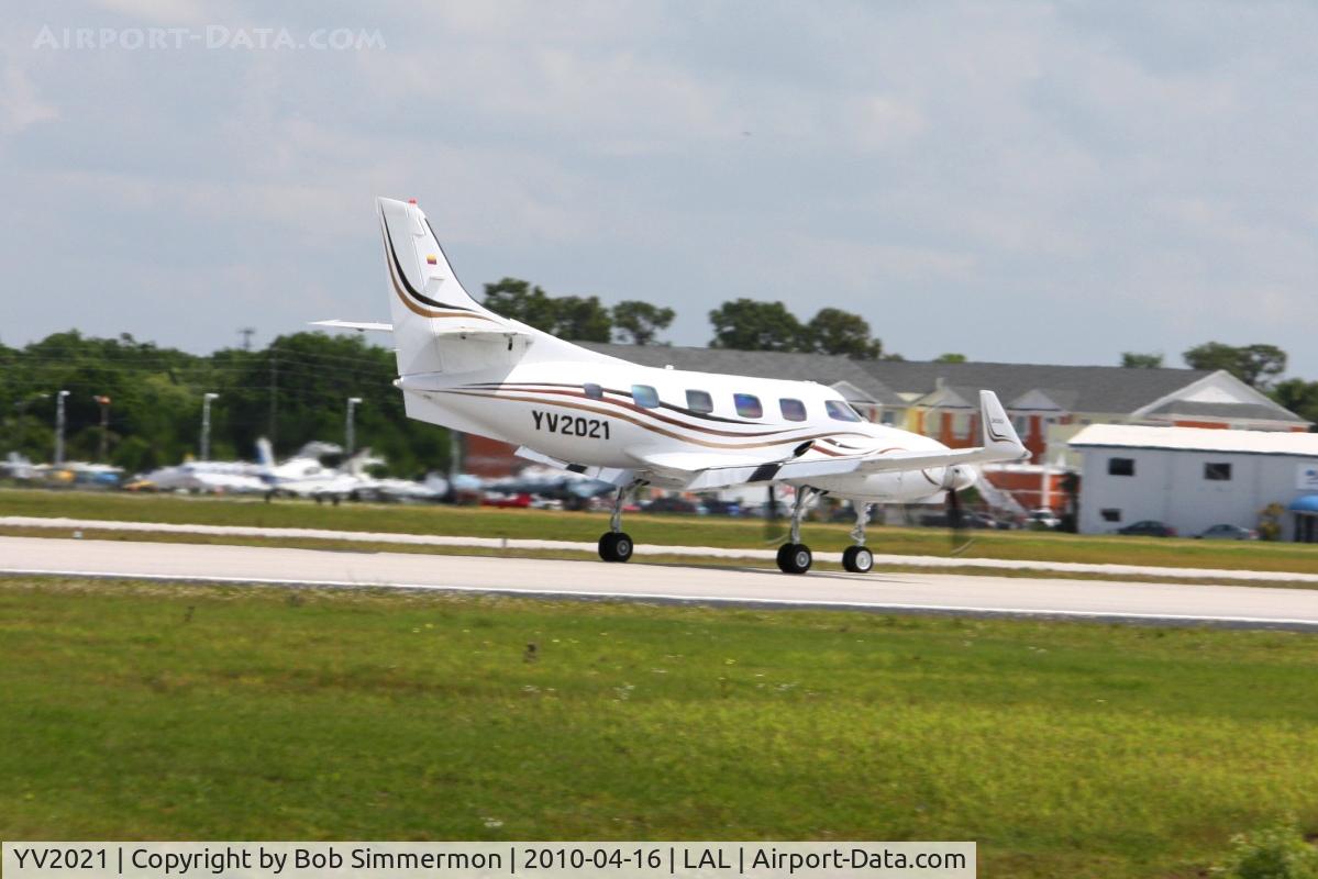 YV2021, 1981 Swearingen SA227-TT C/N TT-471, Departing Lakeland, Florida during Sun N Fun 2010.
