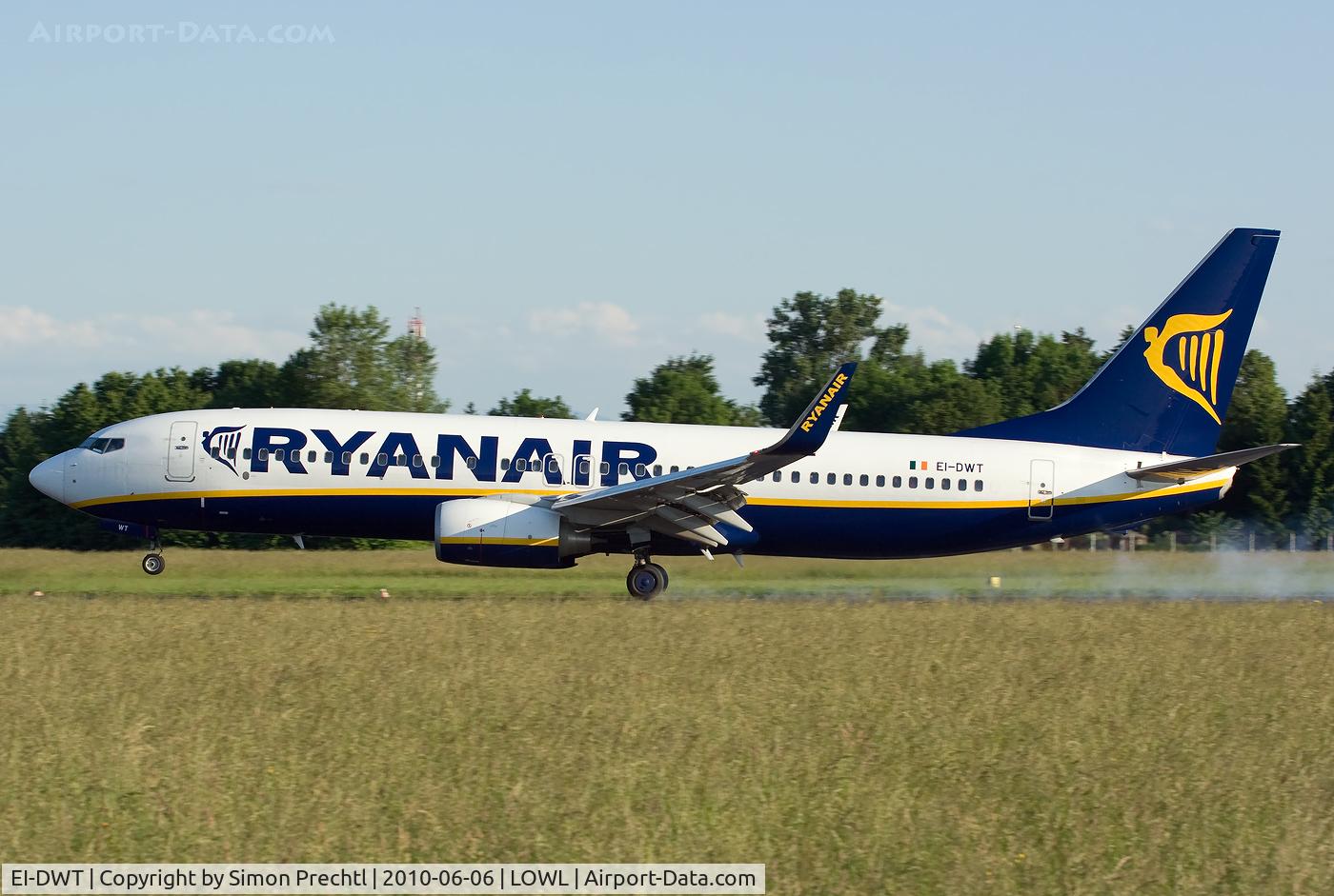 EI-DWT, 2008 Boeing 737-8AS C/N 33626, EI-DWT @ Linz Airport