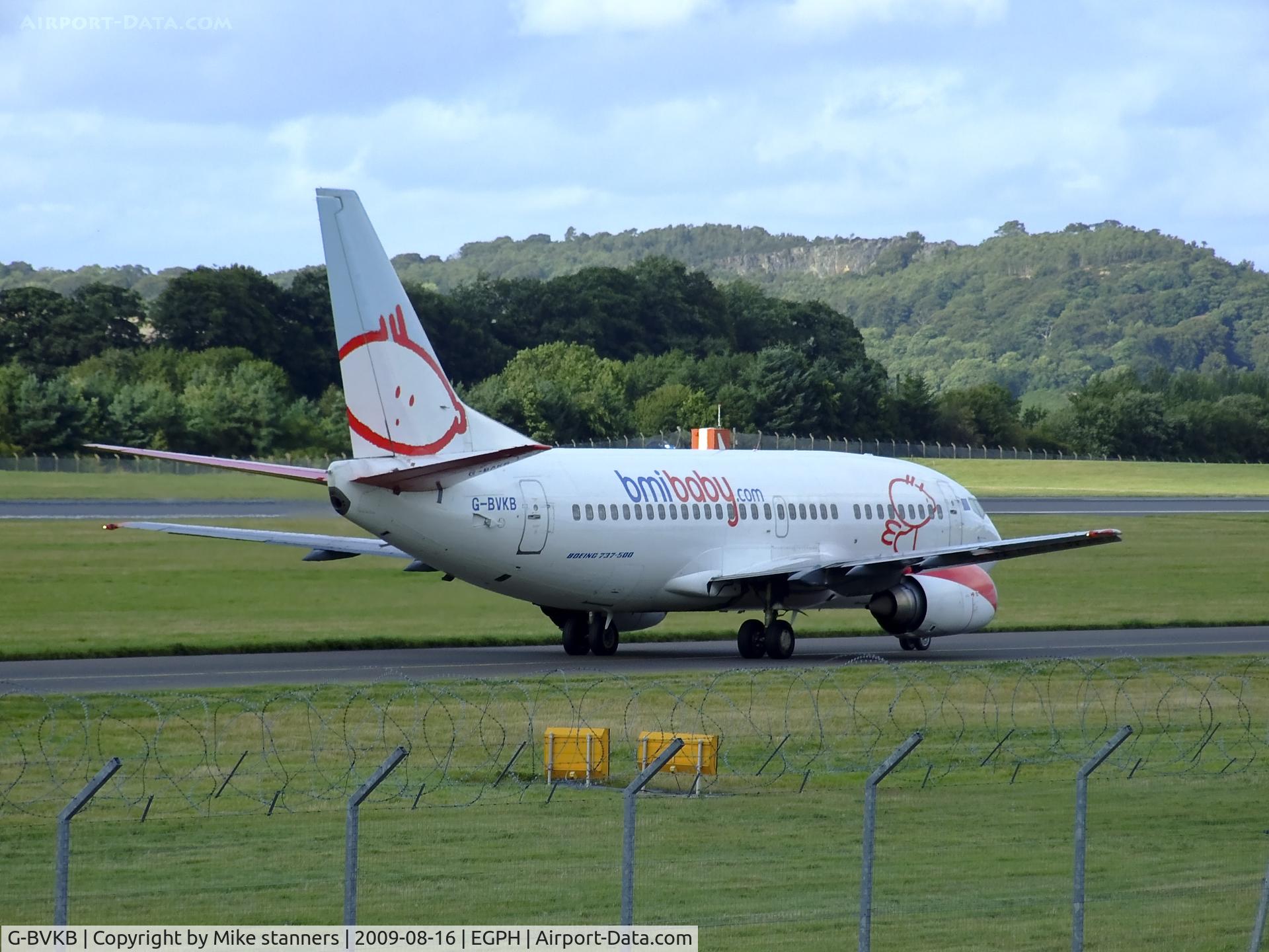 G-BVKB, 1994 Boeing 737-59D C/N 27268, BMI Baby B737-500 Taxiing to the terminal at EDI