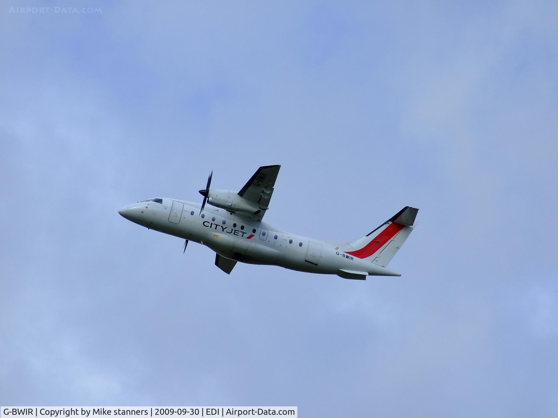 G-BWIR, 1995 Dornier 328-100 C/N 3023, Cityjet DO.328-110 Departs runway 24