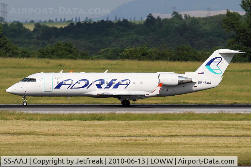 S5-AAJ, 2004 Bombardier CRJ-200ER (CL-600-2B19) C/N 8010, Adria Airways 2004 Bombardier Canadair CL-600 2B19 CRJ-200ER, c/n: 8010

beacon