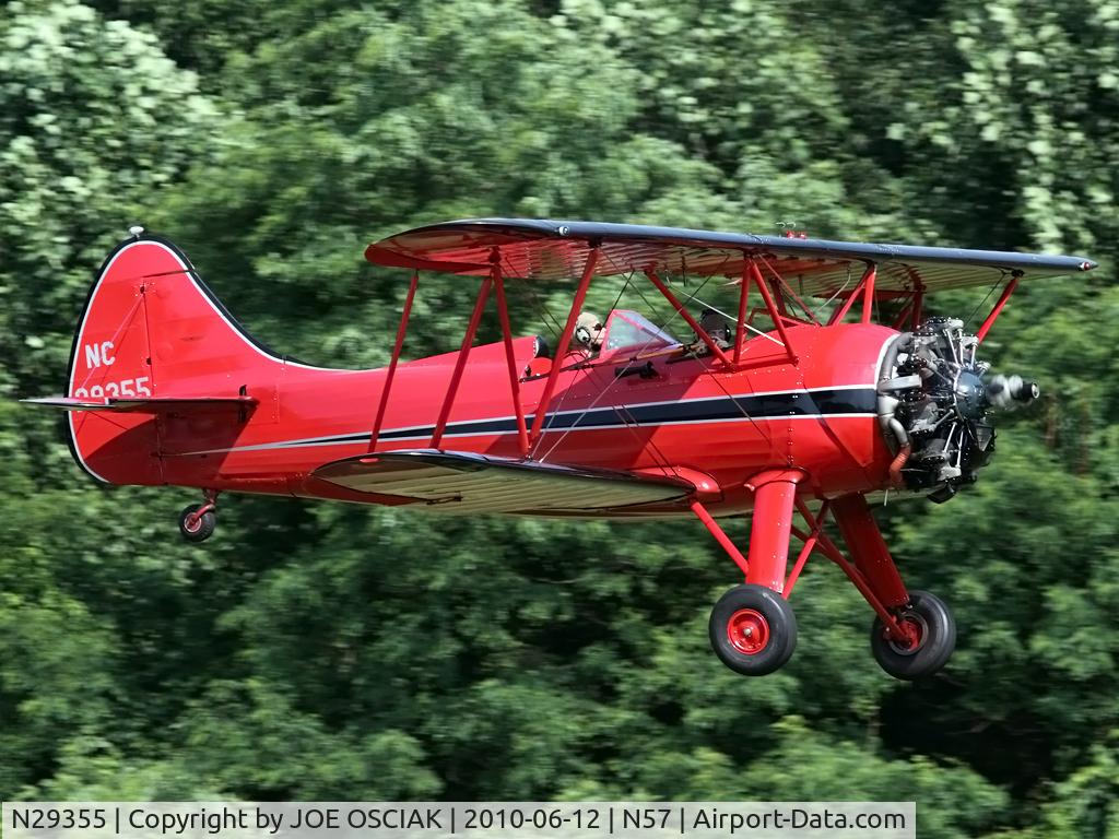 N29355, 1940 Waco UPF-7 C/N 5382, Landing at New Garden