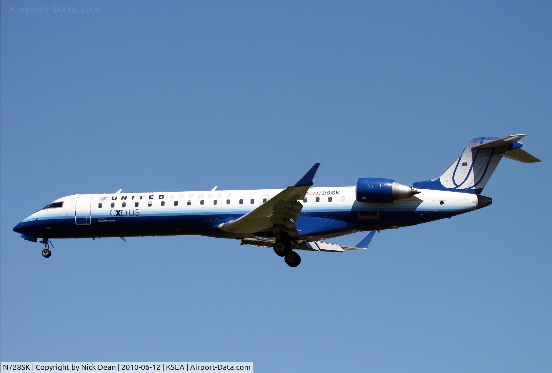 N728SK, 2005 Bombardier CRJ-701 (CL-600-2C10) Regional Jet C/N 10192, KSEA