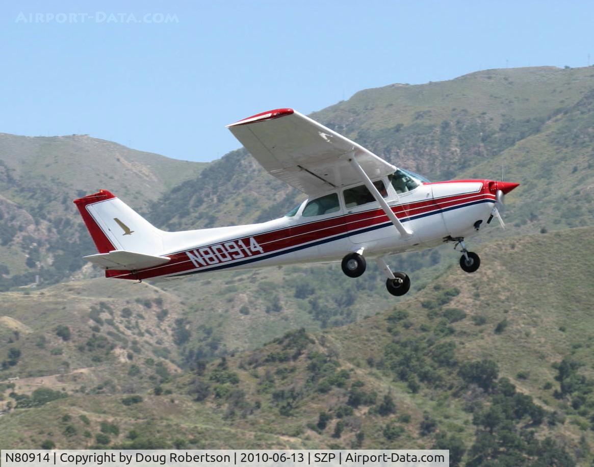 N80914, 1976 Cessna 172M C/N 17266799, 1976 Cessna 172M, Lycoming O-320-E2D 150 hp, takeoff climb Rwy 22