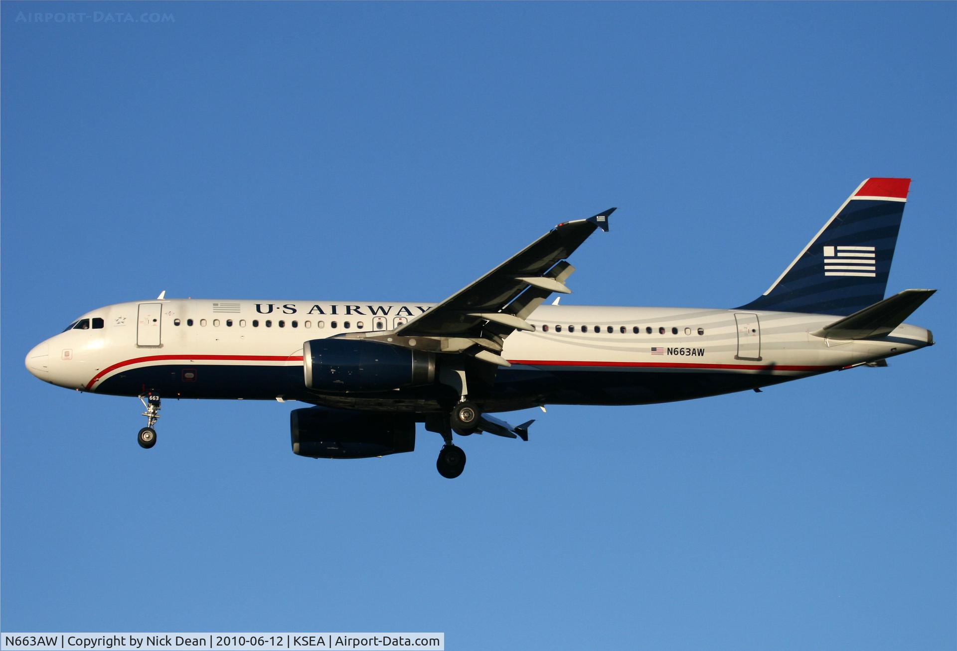 N663AW, 2001 Airbus A320-232 C/N 1419, KSEA