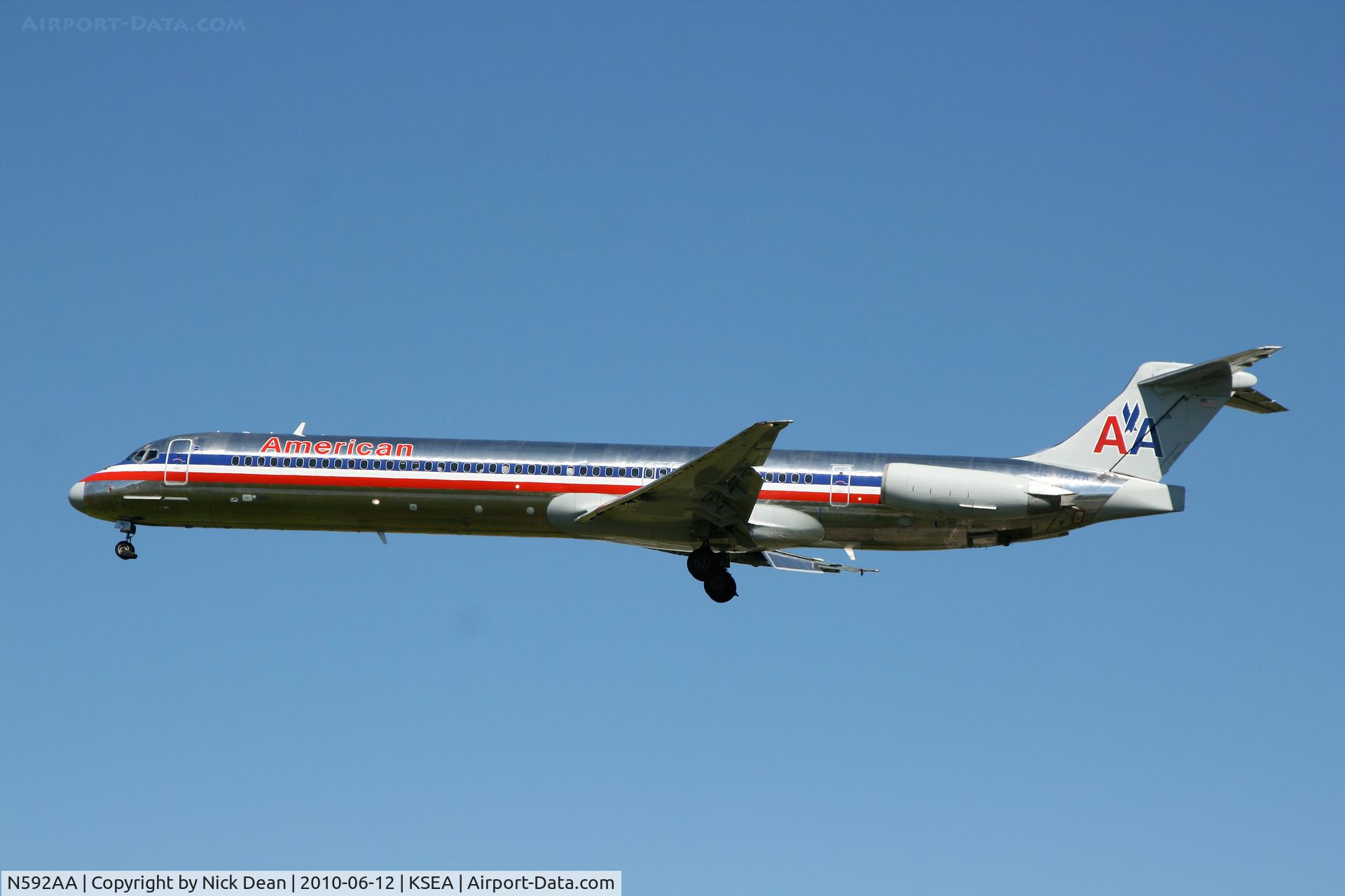 N592AA, 1991 McDonnell Douglas MD-83 (DC-9-83) C/N 53255, KSEA