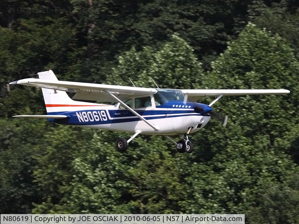 N80619, 1976 Cessna 172M C/N 17266673, Landing at N57