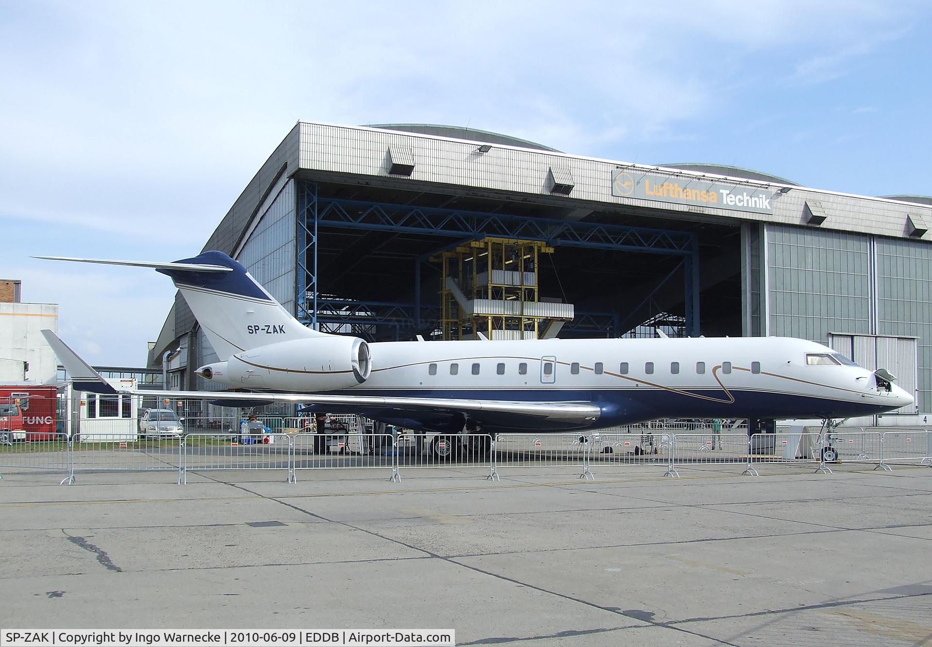SP-ZAK, Bombardier BD-700-1A11 Global 5000 C/N 9219, Bombardier Global 5000 at the ILA 2010, Berlin