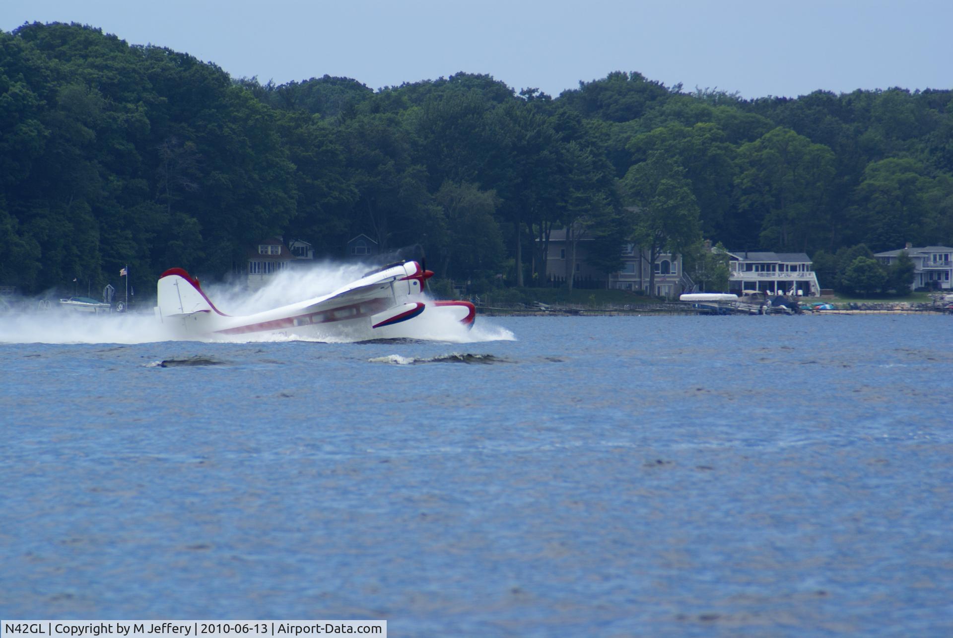 N42GL, 1944 Grumman G-21A Goose C/N B-52, water take off